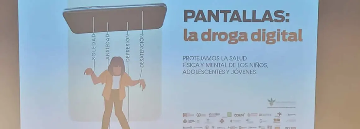 Las profesiones sanitarias alertan sobre la necesidad de adoptar medidas para promover un uso responsable de pantallas y móviles en niños, adolescentes y jóvenes