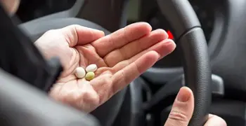 Conocer mejor los efectos adversos de los medicamentos salva vidas en la carretera