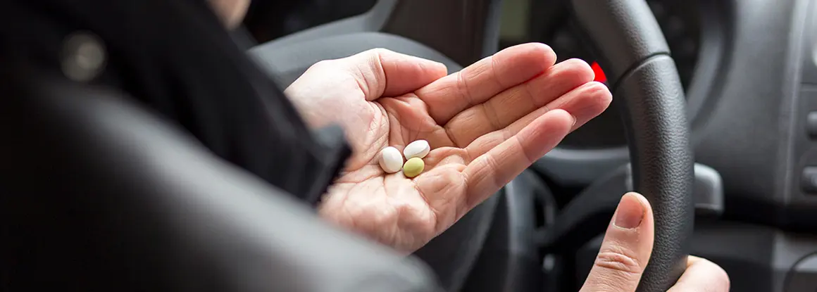 Conocer mejor los efectos adversos de los medicamentos salva vidas en la carretera