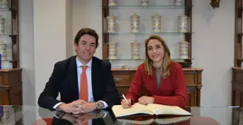 Reunión institucional de Manuel Martínez del Peral, presidente del COFM, con Matilde Sánchez, presidenta de FEDIFAR