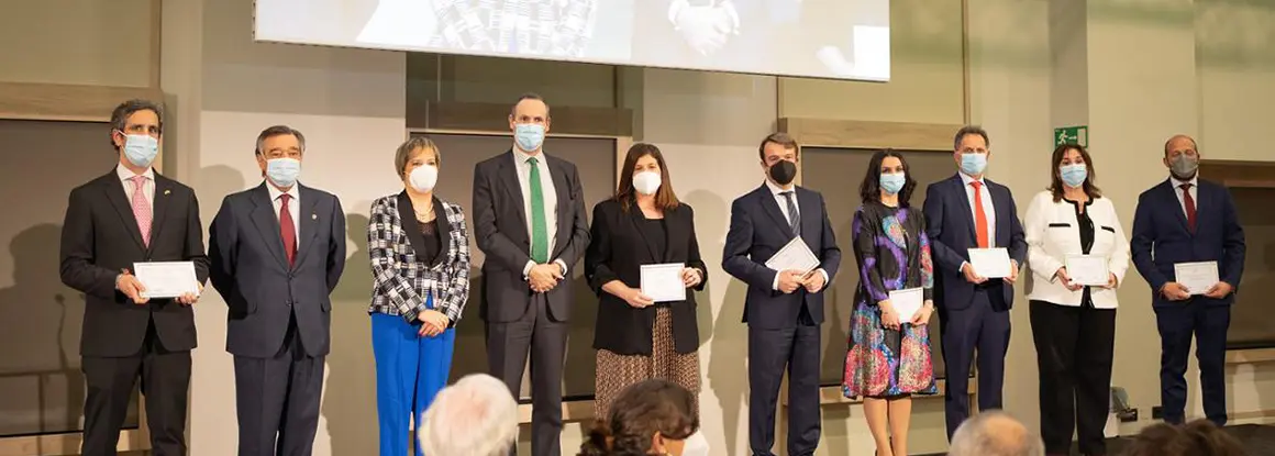 Alcaldes, instituciones y profesionales reconocen la labor de los farmacéuticos en la pandemia durante el Día del Colegiado