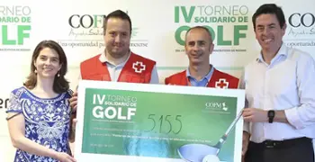 El IV Torneo de Golf Solidario del COFM recauda 5.155 euros en favor de Cruz Roja
