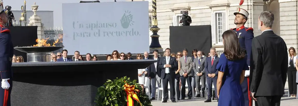 'Un aplauso para el recuerdo': Homenaje de Estado a las víctimas de la COVID-19 y de reconocimiento al personal sanitario