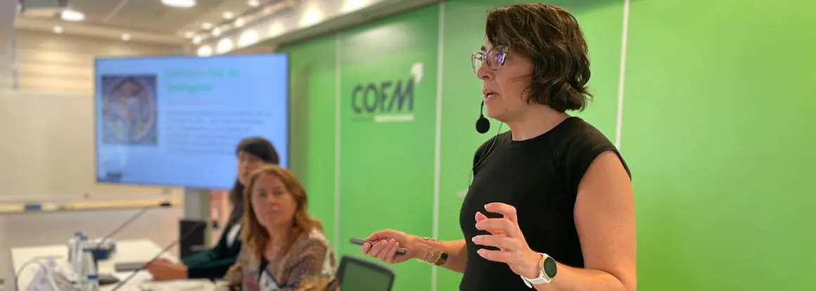 Los farmacéuticos ayudan al uso correcto de las plumas de insulina conectadas para el cuidado de la diabetes