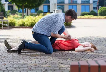 ¿Sabes cómo actuar ante un caso de desmayo?