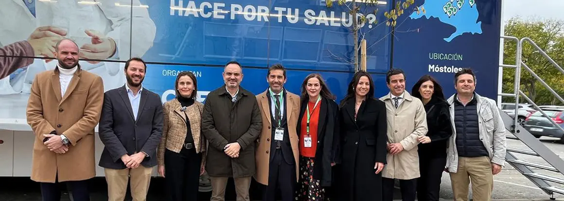 ‘Aquí hay un farmacéutico… en marcha’ acerca las pruebas de salud y prevención a los ciudadanos de Móstoles