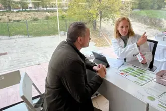 En el interior de la unidad móvil