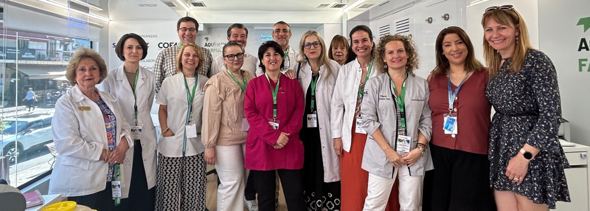 La campaña '#Aquíhayunfarmacéutico… en marcha' acerca los servicios profesionales a los vecinos de Arganda del Rey