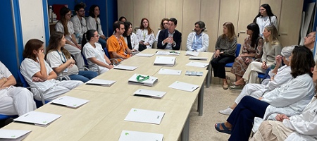 El COFM y farmacéuticos del Príncipe de Asturias analizan la realidad de su ámbito profesional