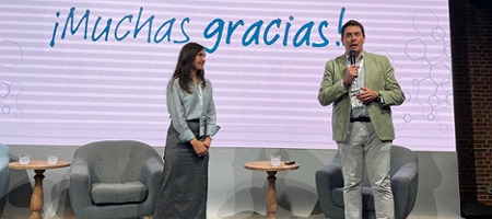 "DermoCOFM demuestra que somos una profesión viva, en constante evolución"