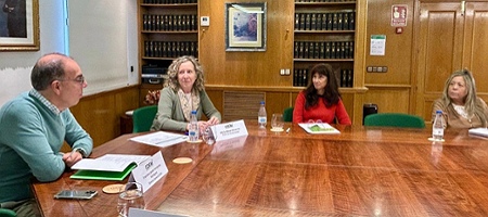 El Colegio y asociaciones de pacientes se reúnen para impulsar la cooperación y la comunicación