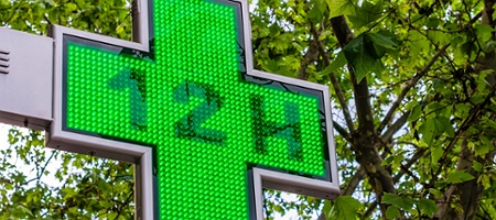 El Ministerio de Sanidad suma a la red de farmacias en la lucha contra el tabaquismo