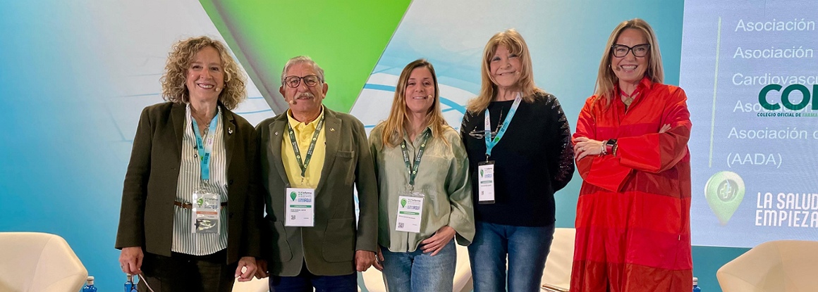 El paciente precisa una atención sanitaria “que le mire a los ojos, le llame por su nombre y escuche todo lo que tiene que contar”