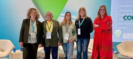 El paciente precisa una atención sanitaria “que le mire a los ojos, le llame por su nombre y escuche todo lo que tiene que contar”