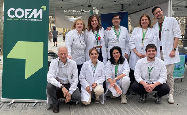 Los farmacéuticos muestran a los vecinos de Getafe y Alcalá de Henares el valor de los servicios profesionales