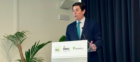 Martínez del Peral destaca el valor de la evidencia científica como estandarte de la intervención farmacéutica y "línea estratégica" del Colegio