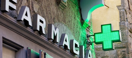 Los farmacéuticos advierten de que la CNMC insiste en una liberalización que pone en riesgo la equidad y el acceso a los medicamentos y que no cuenta con apoyo social ni político