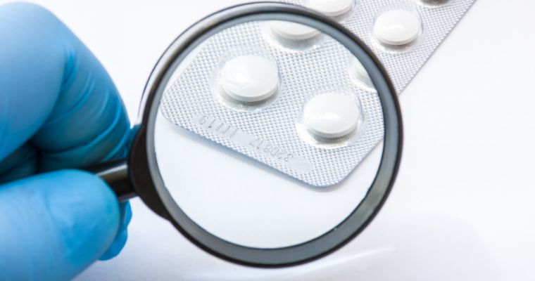 Cómo detectar medicamentos falsificados en internet